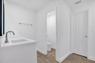 300 Cherokee Ave, Orange City, FL 32763 - Photo 16