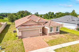 480 Bellissimo Pl, Howey in the Hills, FL 34737 - Photo 2
