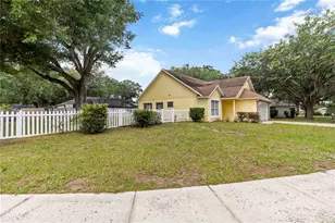 2924 Dana Ln, Kissimmee, FL 34744 - Photo 2