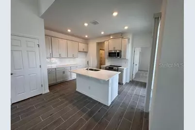 423 Oak Flat Alley, Groveland, FL 34736 - Photo 2