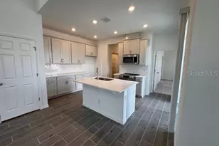 423 Oak Flt Aly, Groveland, FL 34736 - Photo 2