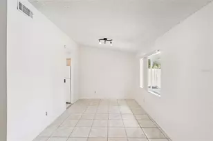 4711 White Willow Ln, Orlando, FL 32808 - Photo 10