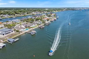 1215 Commodore Dr, New Smyrna Beach, FL 32168 - Photo 10