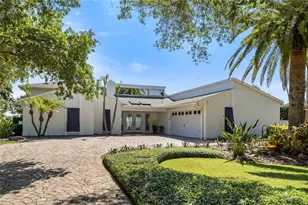 1215 Commodore Dr, New Smyrna Beach, FL 32168 - Photo 4