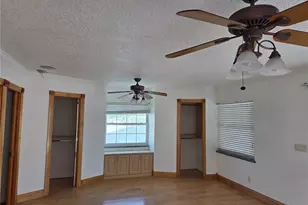 1416 49th Ave NE, Saint Petersburg, FL 33703 - Photo 6