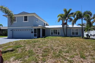 1416 49th Ave NE, Saint Petersburg, FL 33703 - Photo 2