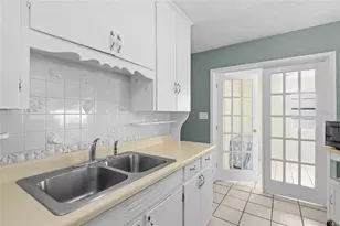 1629 Dauphin Ln, Orlando, FL 32803 - Photo 8