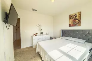 2033 E Gloria Dr, Deltona, FL 32725 - Photo 12