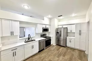 4351 Sandhurst Dr, Orlando, FL 32817 - Photo 6