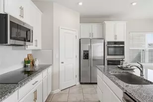 895 Sydney St, Davenport, FL 33837 - Photo 8