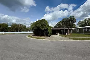 36335 Bonney Dr, Zephyrhills, FL 33541 - Photo 30