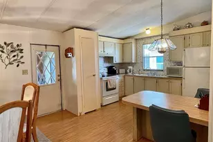36335 Bonney Dr, Zephyrhills, FL 33541 - Photo 10