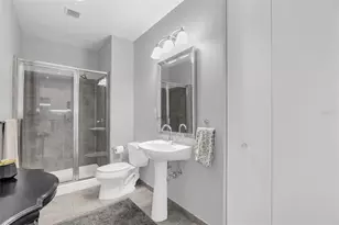 150 E Robinson St, Orlando, FL 32801 - Photo 16