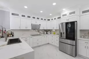 1046 Morris Ave, Orlando, FL 32803 - Photo 10