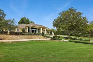 12128 Lakeshore Dr, Clermont, FL 34711 - Photo 2