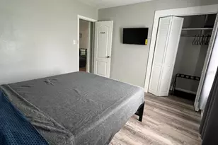 3910 E Ellicott St, Tampa, FL 33610 - Photo 10