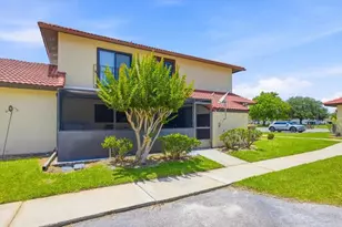 535 Hunter Cir, Kissimmee, FL 34758 - Photo 6