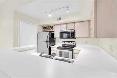 7280 Westpointe Boulevard #831, Orlando, FL 32835 - Photo 12