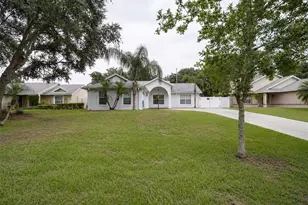 10520 Reagans Run Dr, Clermont, FL 34711 - Photo 2