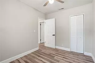 8403 N 46th St, Tampa, FL 33617 - Photo 28