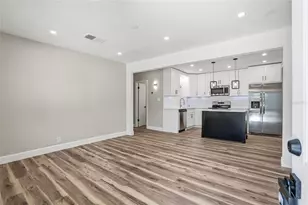 8403 N 46th St, Tampa, FL 33617 - Photo 8