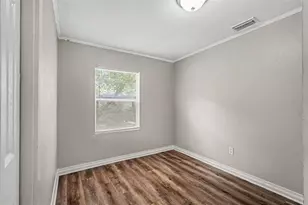828 E 145th Ave, Tampa, FL 33613 - Photo 12