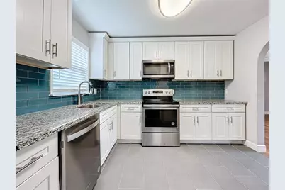 5340 5th Avenue S, Saint Petersburg, FL 33707 - Photo 8
