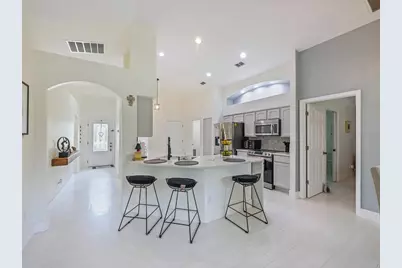 9555 Heron Pointe Drive, Orlando, FL 32832 - Photo 2