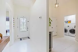 9555 Heron Pointe Dr, Orlando, FL 32832 - Photo 10