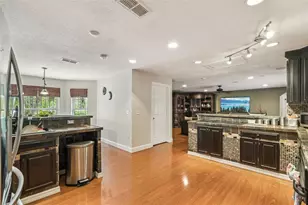 5825 Lake Lizzie Dr, Saint Cloud, FL 34771 - Photo 14