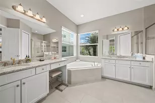 31321 Chesapeake Bay Dr, Wesley Chapel, FL 33543 - Photo 4