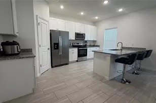 408 Cierra Oaks Cir, Lady Lake, FL 32159 - Photo 8