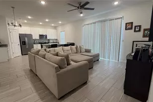 408 Cierra Oaks Cir, Lady Lake, FL 32159 - Photo 4
