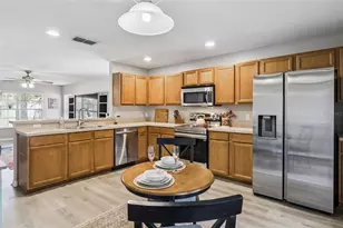 2523 Martins Run, Tavares, FL 32778 - Photo 10