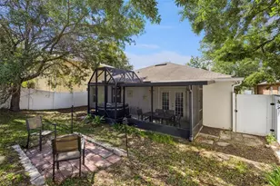 2523 Martins Run, Tavares, FL 32778 - Photo 18