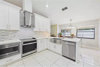 4386 Wyndcliff Circle, Orlando, FL 32817 - Photo 8