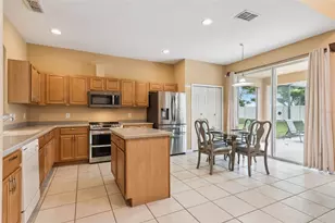 1162 Solana Cir, Davenport, FL 33897 - Photo 4