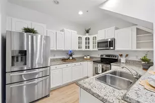 14005 Sparkling Cove Ln, Windermere, FL 34786 - Photo 2