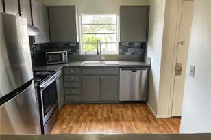 2846 Somerset Park Dr, Tampa, FL 33613 - Photo 8