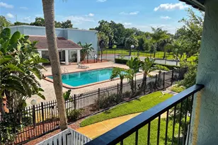2846 Somerset Park Dr, Tampa, FL 33613 - Photo 14