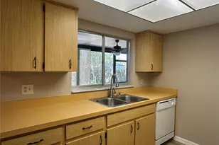 2526 Poet Ln, Orlando, FL 32817 - Photo 12