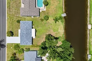 52 Annapolis Ln, Rotonda West, FL 33947 - Photo 8