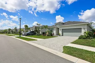 11177 Pinot Dr, Venice, FL 34293 - Photo 4