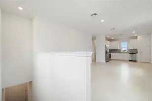 10027 Gobat Aly, Orlando, FL 32827 - Photo 4