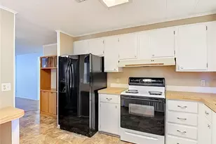 36912 Conley St, Zephyrhills, FL 33541 - Photo 20