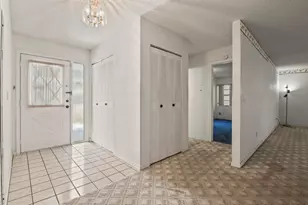914 Sun Key Ct, Sun City Center, FL 33573 - Photo 4