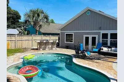 1043 Seabreeze Avenue, Jacksonville Beach, FL 32250 - Photo 10