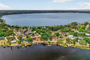 637 W Lakeshore Dr, Clermont, FL 34711 - Photo 2