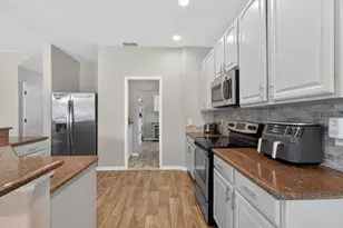 24215 Weldon Dr, Eustis, FL 32736 - Photo 12
