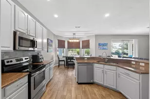 24215 Weldon Dr, Eustis, FL 32736 - Photo 10